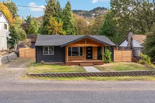 646 SE Oak St, White Salmon, WA 98672 - Photo 1