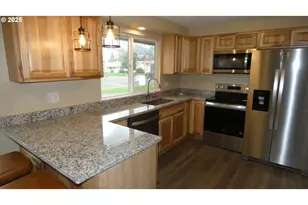 1123 E St, Independence, OR 97351 - Photo 4