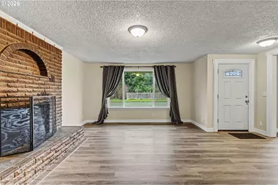 1123 E St, Independence, OR 97351 - Photo 4