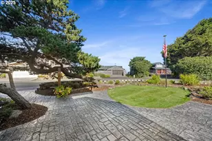 424 SW Cliff St, Depoe Bay, OR 97341 - Photo 38