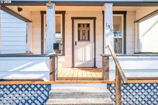 136 SW 3rd Ave, Castle Rock, WA 98611 - Photo 2