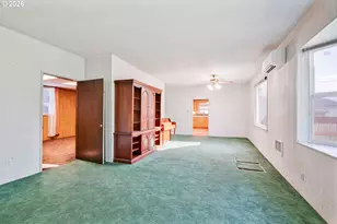 136 SW 3rd Ave, Castle Rock, WA 98611 - Photo 6