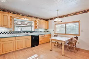 136 SW 3rd Ave, Castle Rock, WA 98611 - Photo 8