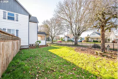 136 SW 3rd Ave, Castle Rock, WA 98611 - Photo 24