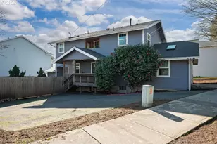 2837 SE 90th Pl, Portland, OR 97266 - Photo 2