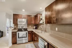 648 NE Adwick Dr, Hillsboro, OR 97006 - Photo 14