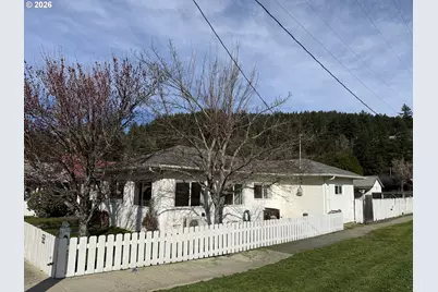 410 3rd Ave, Powers, OR 97466 - Photo 1