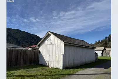 410 3rd Ave, Powers, OR 97466 - Photo 32