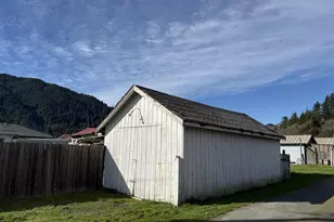 410 3rd Ave, Powers, OR 97466 - Photo 32
