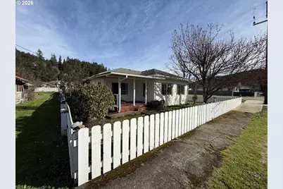 410 3rd Ave, Powers, OR 97466 - Photo 2