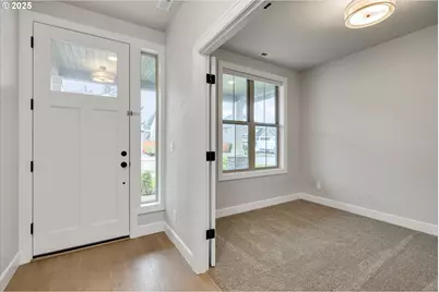 1009 NE 17th Ave, Canby, OR 97013 - Photo 2