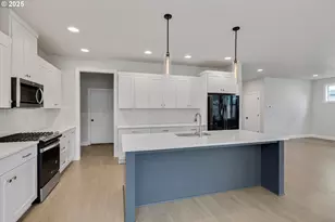 1009 NE 17th Ave, Canby, OR 97013 - Photo 8