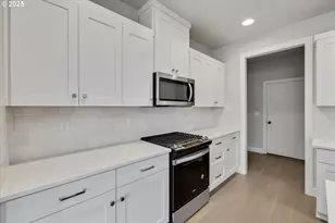 1009 NE 17th Ave, Canby, OR 97013 - Photo 10