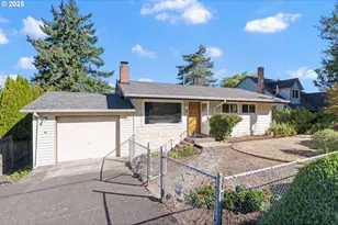 3027 SW Illinois St, Portland, OR 97239 - Photo 4