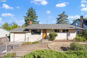 3027 SW Illinois St, Portland, OR 97239 - Photo 2