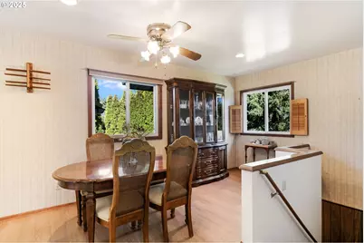 3027 SW Illinois St, Portland, OR 97239 - Photo 14