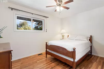 3027 SW Illinois St, Portland, OR 97239 - Photo 16