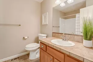 8015 NE 61st St, Vancouver, WA 98662 - Photo 18