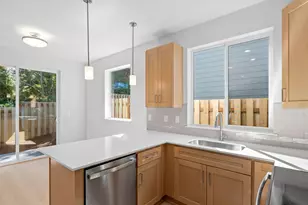 2260 NE 207th Pl, Fairview, OR 97024 - Photo 8