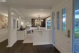 8725 SW White Pine Ln, Portland, OR 97225 - Photo 4