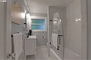 8725 SW White Pine Ln, Portland, OR 97225 - Photo 28