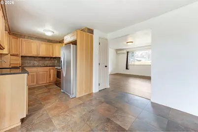 1310 W Quinalt St, Springfield, OR 97477 - Photo 12