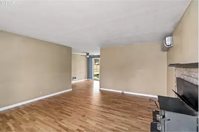 1128 S 11th St, Cottage Grove, OR 97424 - Photo 4
