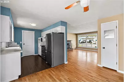 1128 S 11th St, Cottage Grove, OR 97424 - Photo 8