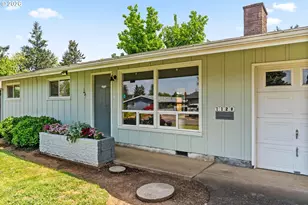 1128 S 11th St, Cottage Grove, OR 97424 - Photo 2