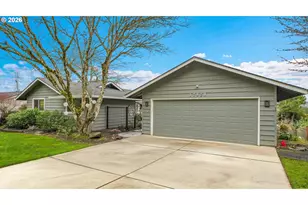 17920 Meadowlark Ln, Lake Oswego, OR 97034 - Photo 2