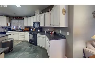 2120 Robins Ln SE, Salem, OR 97306 - Photo 18