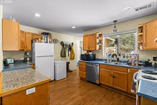 897 Savage Creek Rd, Grants Pass, OR 97527 - Photo 6