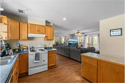 897 Savage Creek Rd, Grants Pass, OR 97527 - Photo 4