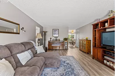 105 Polk Ave, La Grande, OR 97850 - Photo 4