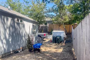 1389 NE Brooklyn Ave, Roseburg, OR 97470 - Photo 18
