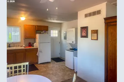 1389 NE Brooklyn Ave, Roseburg, OR 97470 - Photo 12
