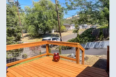 1389 NE Brooklyn Ave, Roseburg, OR 97470 - Photo 4