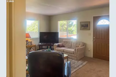 1389 NE Brooklyn Ave, Roseburg, OR 97470 - Photo 8