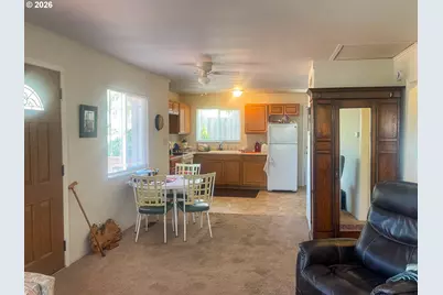 1389 NE Brooklyn Ave, Roseburg, OR 97470 - Photo 10