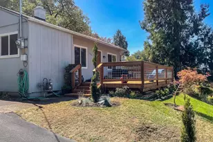 1389 NE Brooklyn Ave, Roseburg, OR 97470 - Photo 2