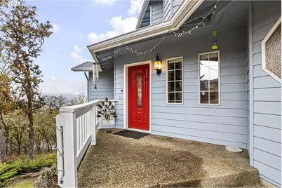 1495 SE Parkwood Dr, Roseburg, OR 97470 - Photo 2