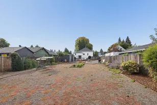 555 SE Cedar St, Hillsboro, OR 97123 - Photo 36