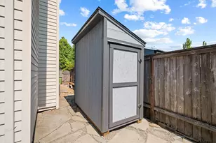 20932 SW Winema Dr, Tualatin, OR 97062 - Photo 32