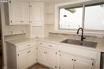 [Address not provided], Rogue River, OR 97537 - Photo 6