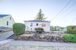 4425 NE 42nd Ave, Portland, OR 97218 - Photo 2