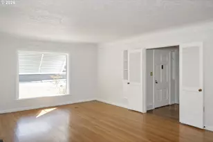 3979 NE 42nd Ave, Portland, OR 97213 - Photo 8
