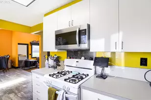 7817 SE Strawberry Ln, Milwaukie, OR 97267 - Photo 10