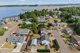 1300 Sanford St, Coos Bay, OR 97420 - Photo 48