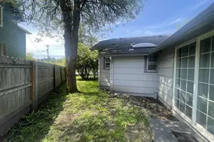 3621 E Amazon Dr, Eugene, OR 97405 - Photo 4