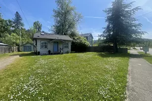 3621 E Amazon Dr, Eugene, OR 97405 - Photo 2